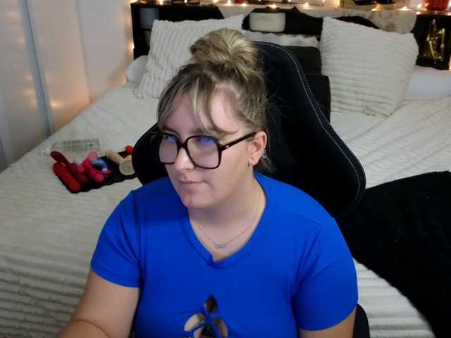 ElvinnaLaFrancaise, en vivo ahora en BongaCams