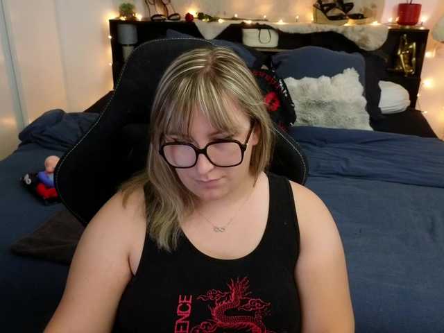 ElvinnaLaFrancaise live cam on BongaCams