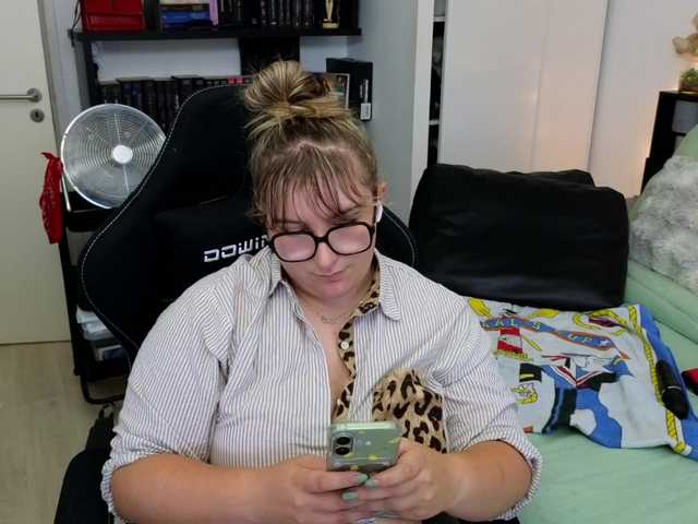 ElvinnaLaFrancaise live cam on BongaCams