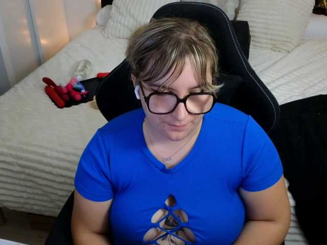 ElvinnaLaFrancaise, en vivo ahora en BongaCams