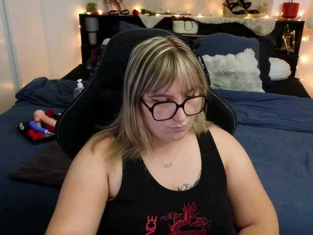 ElvinnaLaFrancaise live cam on BongaCams