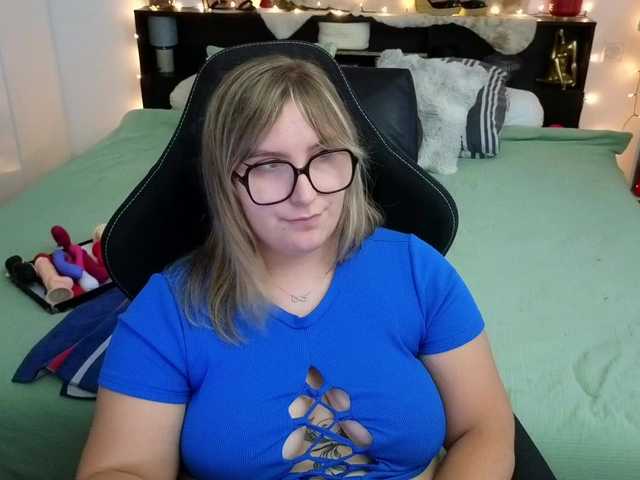 ElvinnaLaFrancaise live cam on BongaCams