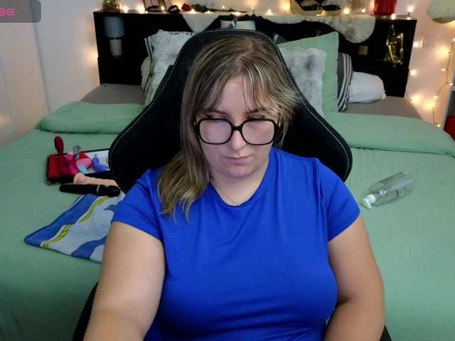 ElvinnaLaFrancaise live webcam show