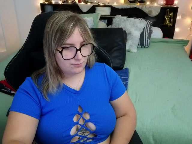 ElvinnaLaFrancaise live cam on BongaCams