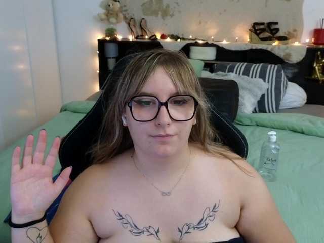 ElvinnaLaFrancaise live cam on BongaCams