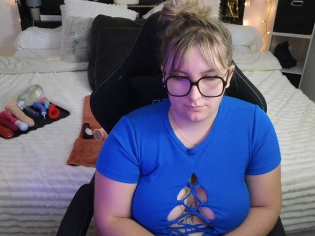 ElvinnaLaFrancaise live cam on BongaCams