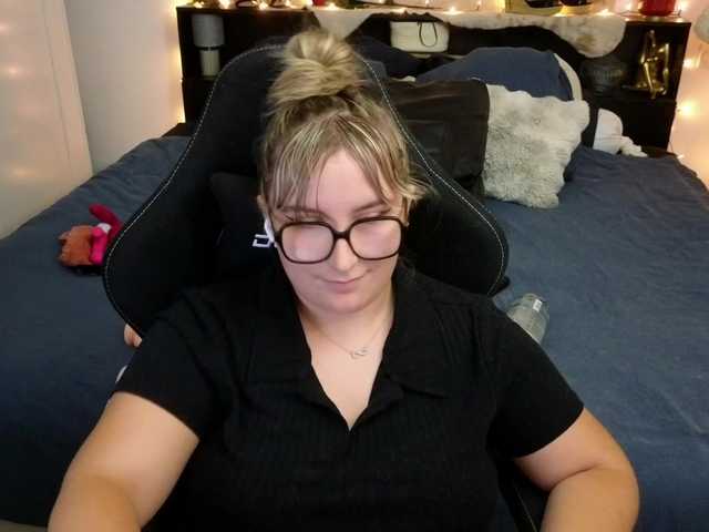 ElvinnaLaFrancaise live cam on BongaCams