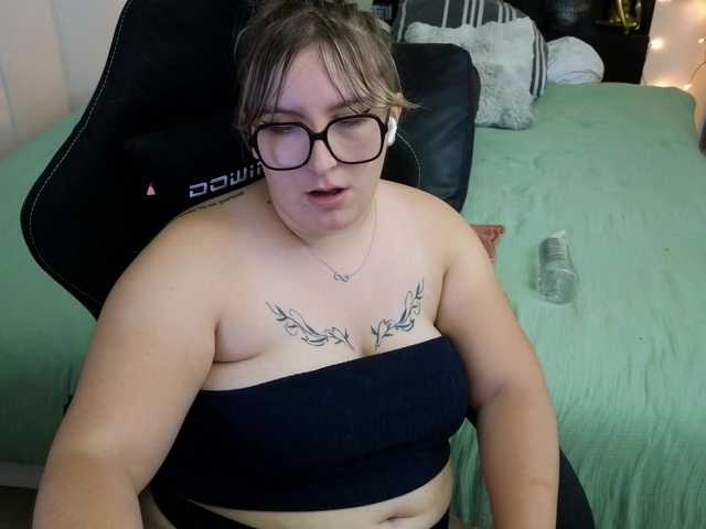 ElvinnaLaFrancaise live cam on BongaCams