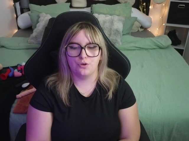 ElvinnaLaFrancaise live cam on BongaCams