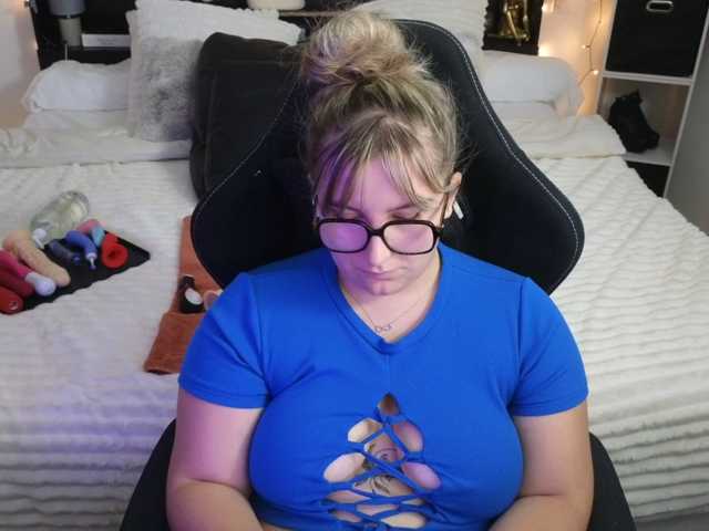 ElvinnaLaFrancaise live cam on BongaCams