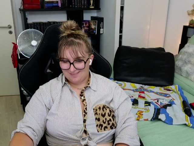 ElvinnaLaFrancaise live cam on BongaCams