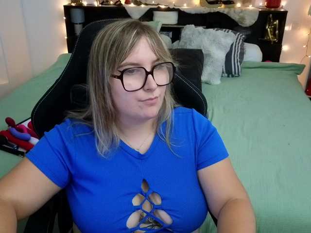 ElvinnaLaFrancaise live cam on BongaCams