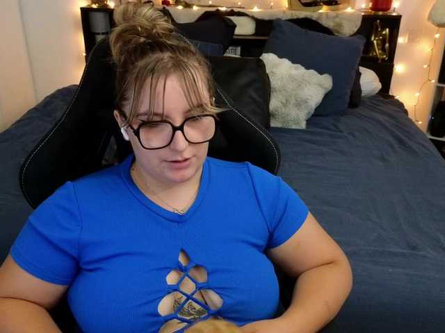 ElvinnaLaFrancaise live cam on BongaCams