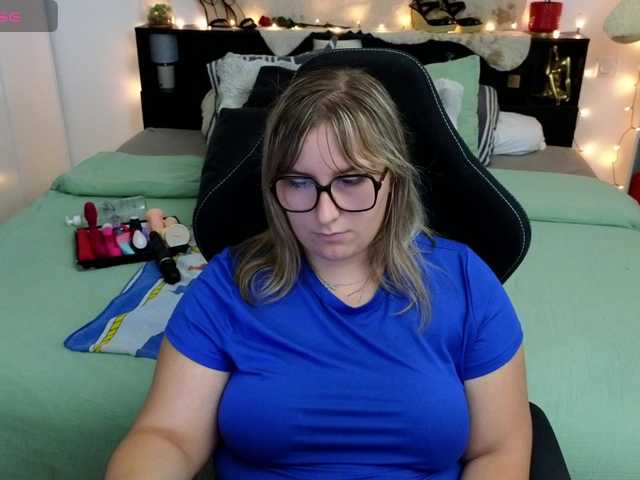 ElvinnaLaFrancaise live webcam show