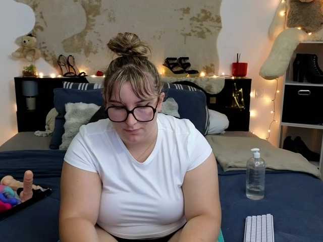 ElvinnaLaFrancaise live cam on BongaCams