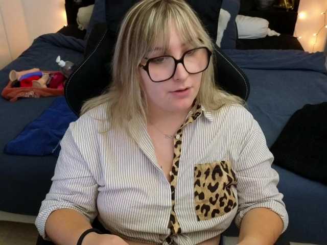 ElvinnaLaFrancaise live cam on BongaCams