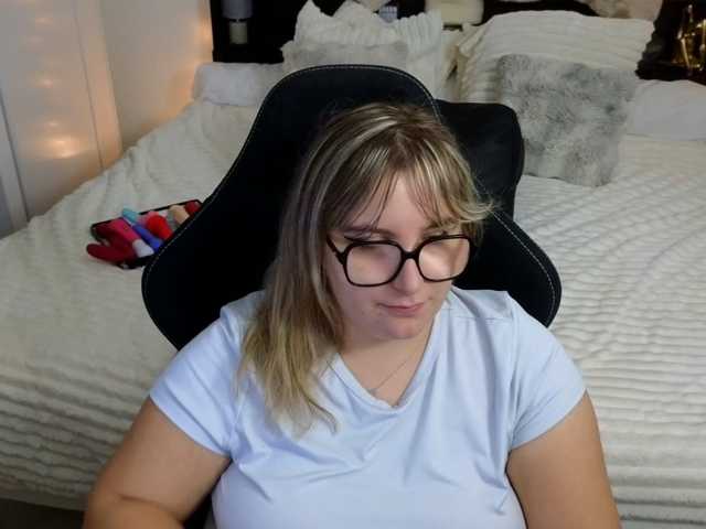 ElvinnaLaFrancaise live cam on BongaCams