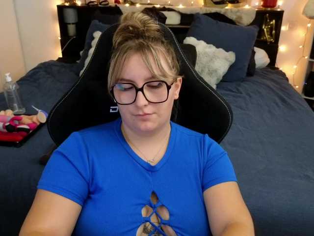 ElvinnaLaFrancaise live cam on BongaCams