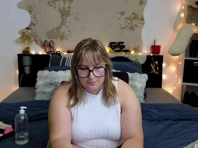 ElvinnaLaFrancaise webcam