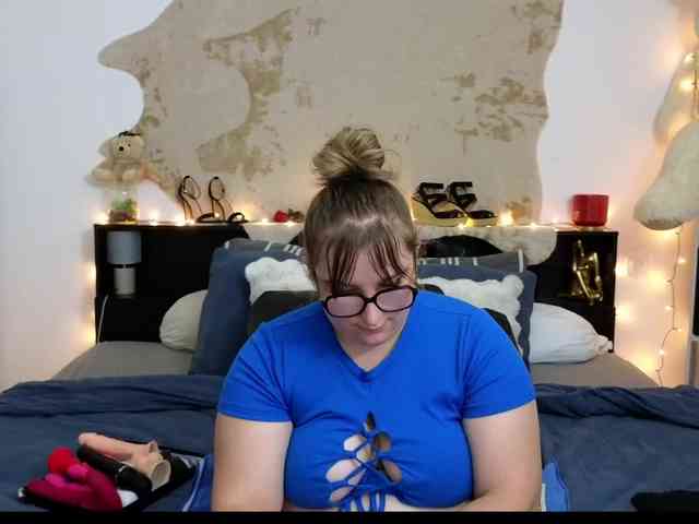 ElvinnaLaFrancaise webcam