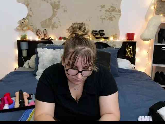 ElvinnaLaFrancaise webcam