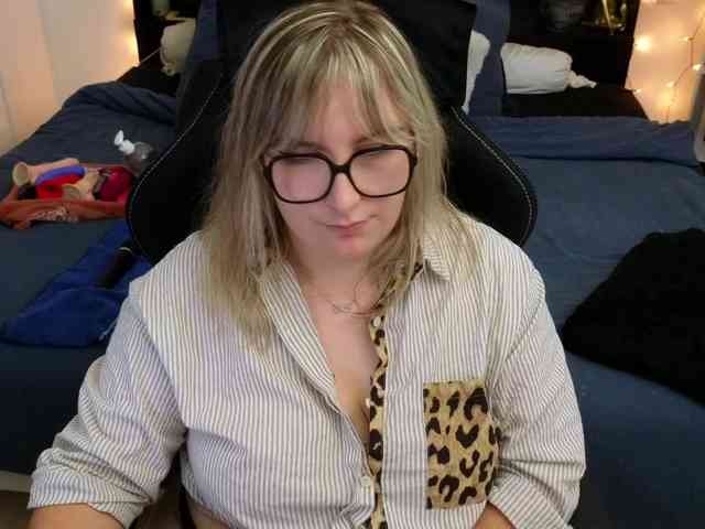 ElvinnaLaFrancaise webcam