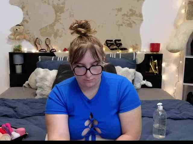 ElvinnaLaFrancaise webcam