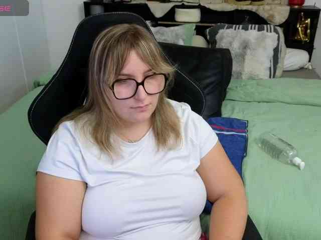 ElvinnaLaFrancaise webcam