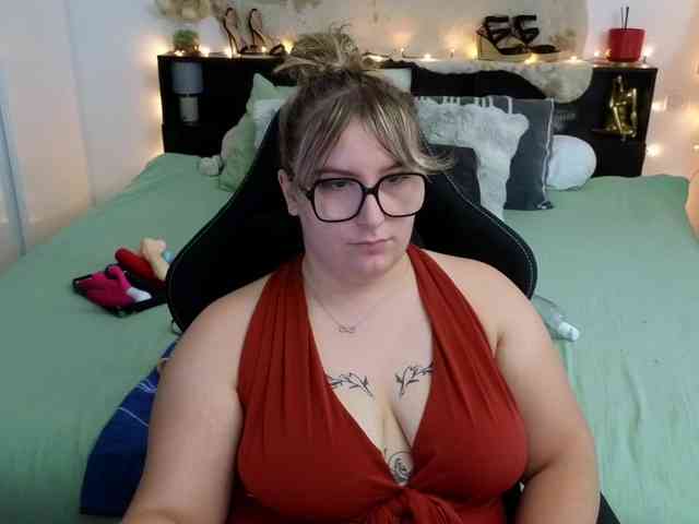 ElvinnaLaFrancaise webcam