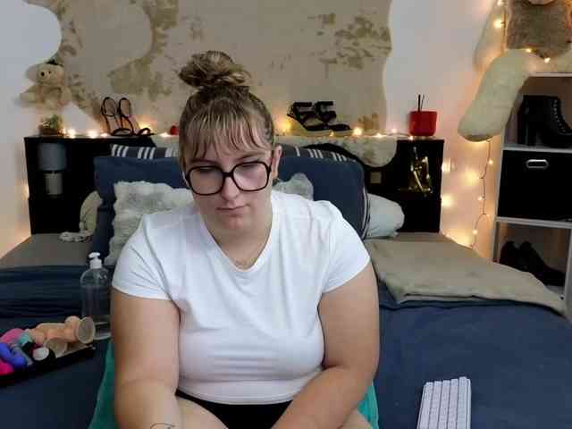 ElvinnaLaFrancaise webcam