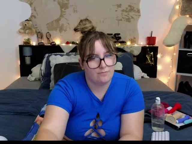 ElvinnaLaFrancaise webcam