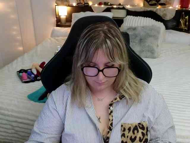 ElvinnaLaFrancaise webcam