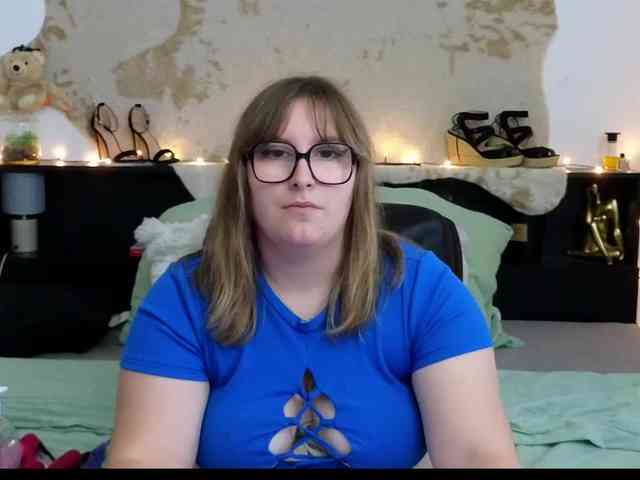 ElvinnaLaFrancaise webcam