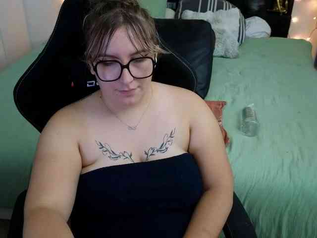 ElvinnaLaFrancaise webcam