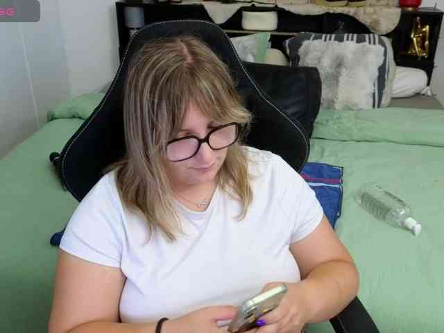 ElvinnaLaFrancai... Live Webcam on BongaCams