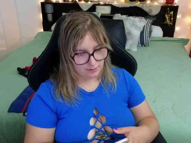 ElvinnaLaFrancaise webcam