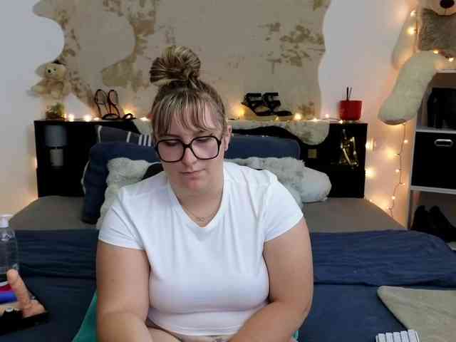 ElvinnaLaFrancaise webcam