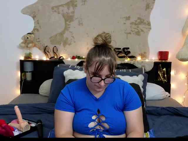 ElvinnaLaFrancaise webcam