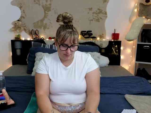 ElvinnaLaFrancaise webcam
