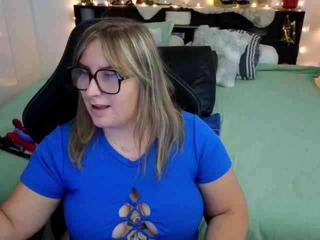 ElvinnaLaFrancaise webcam