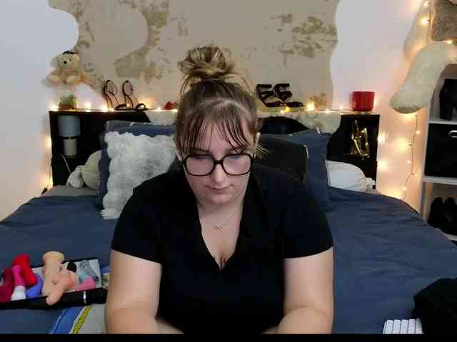 ElvinnaLaFrancaise webcam