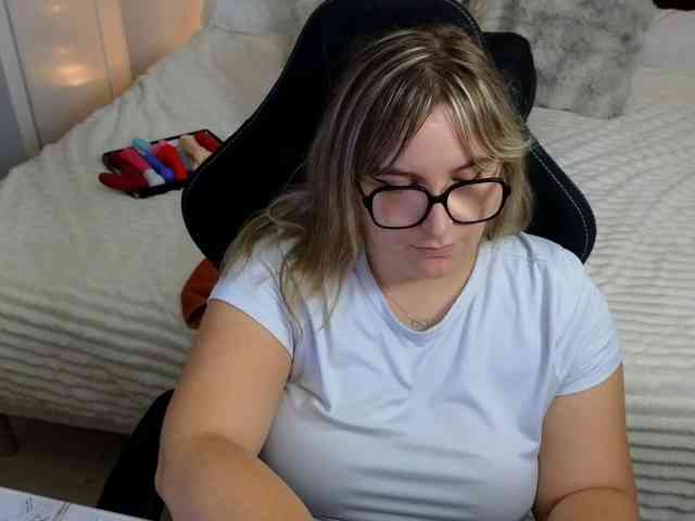 ElvinnaLaFrancaise webcam