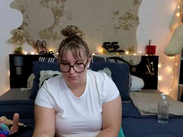 ElvinnaLaFrancaise webcam