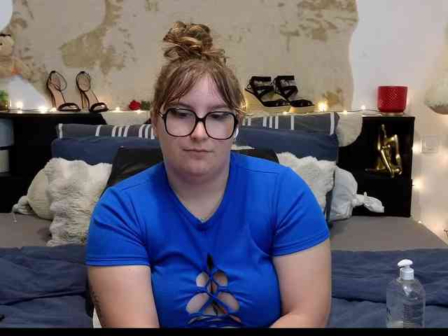 Modèle: ElvinnaLaFrancaise