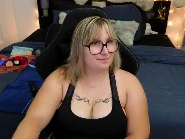 ElvinnaLaFrancaise webcam