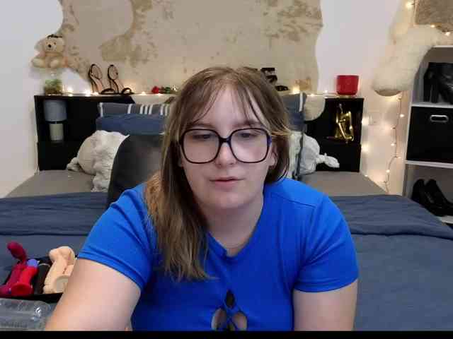 ElvinnaLaFrancaise webcam