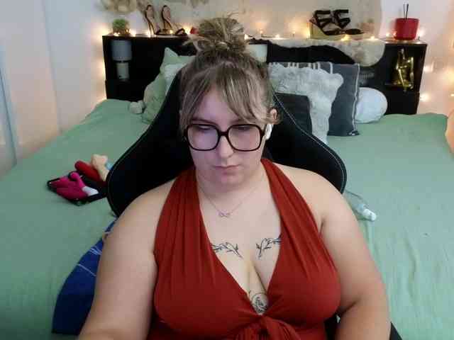 ElvinnaLaFrancaise webcam