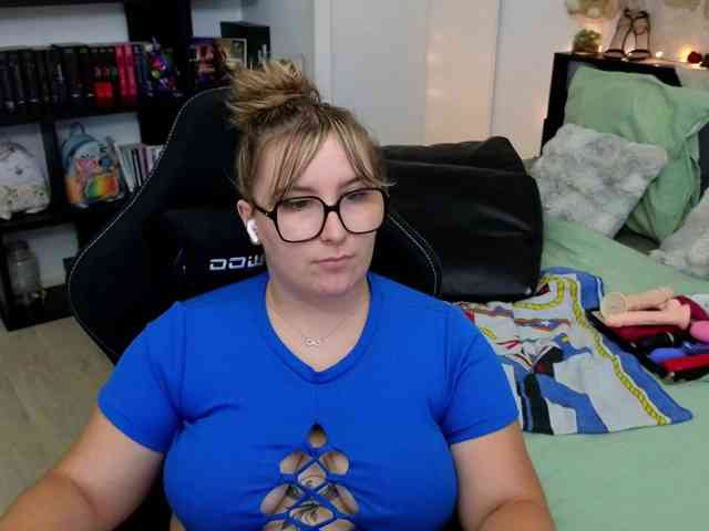 ElvinnaLaFrancaise webcam