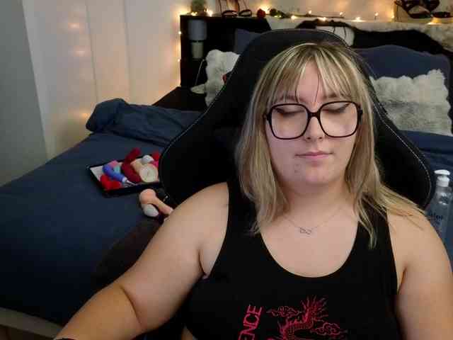 ElvinnaLaFrancaise webcam
