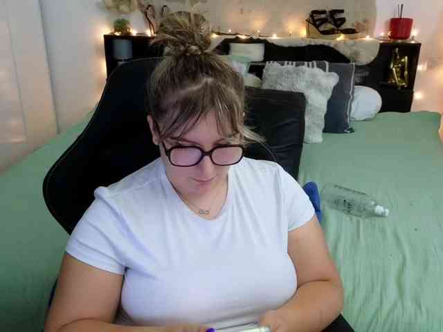 ElvinnaLaFrancaise webcam
